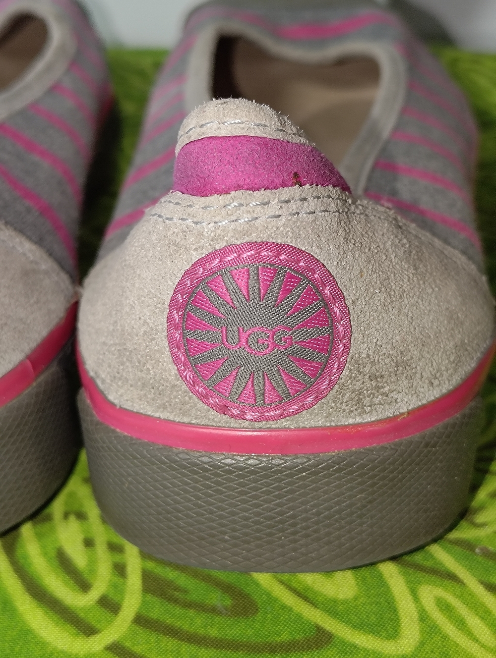 UGG Australia Women's 1796 Neema Gray Pink Striped Flats US 6 - Picture 12 of 15